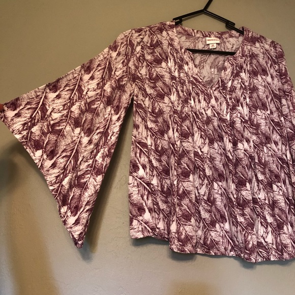 Boho Chic Feather Pattern Blouse w/ Bell Sleeves - Picture 2 of 7